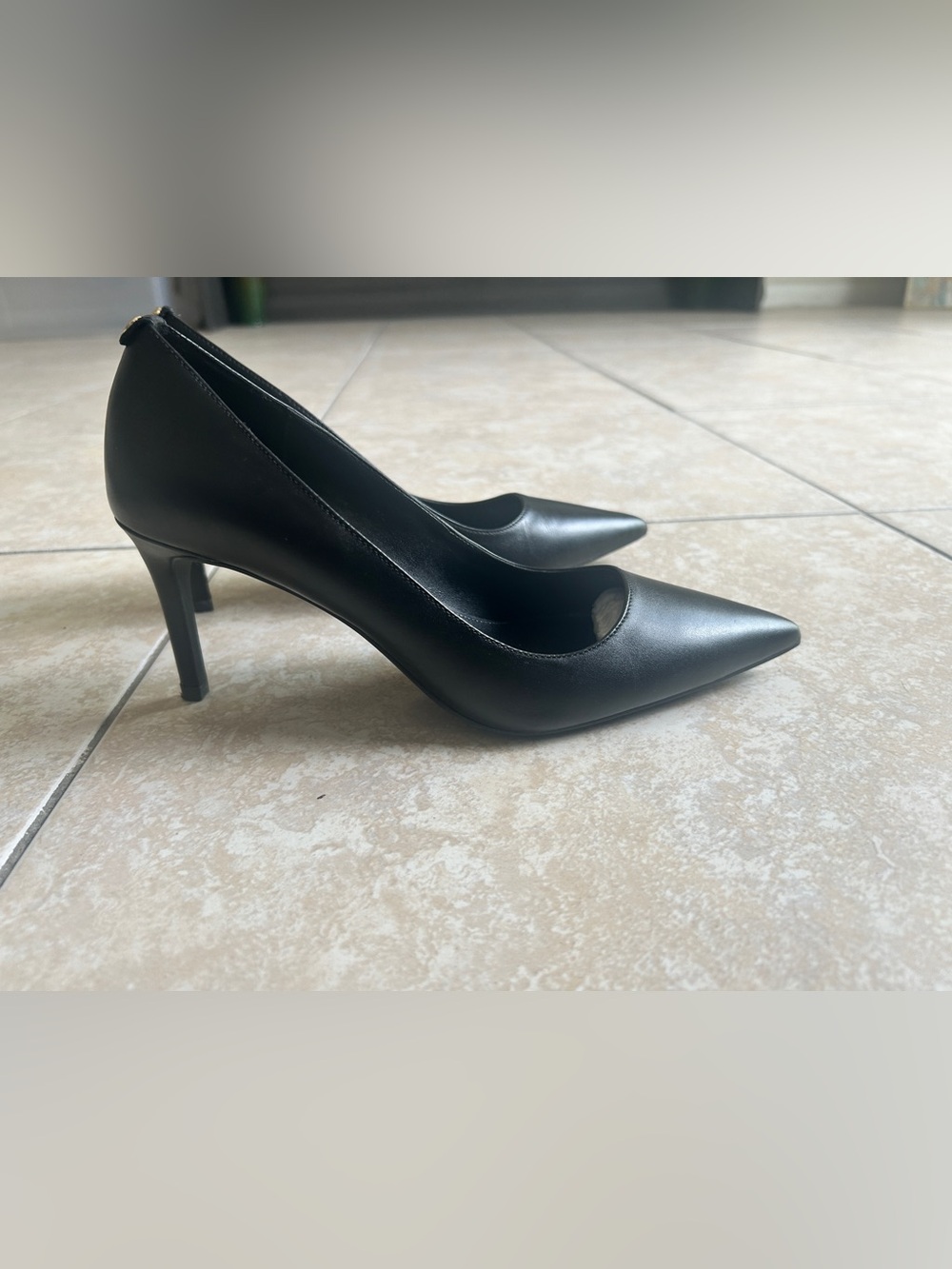 Michael Kors Women's Black Leather Pointed-Toe Pumps - Picture 3 of 8